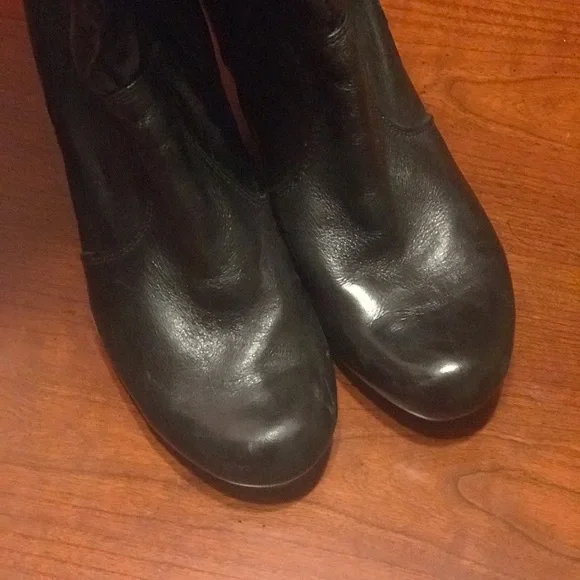 GUESS boots, Black w/Heels & Zippered Back, Size 8 - Picture 11 of 15
